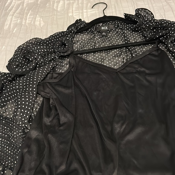 BCX polka dots black white ruffle blouse short sleeves with tank top. Like new - Picture 7 of 8
